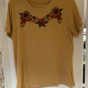 American Eagle floral tee